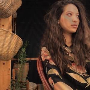 Meet your Posher, Oumaima